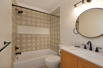 10-Bathroom1-awendaw-home-for-rent