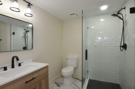 11-Bathroom2