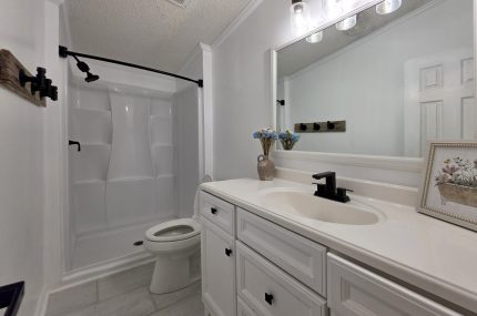 17-Bathroom2-George-WashingtonLn-Awendaw-SC