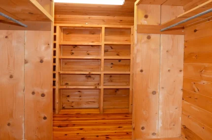 20-Bedroomcloset
