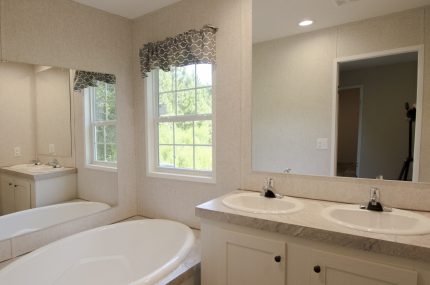 8673 N Hwy 17 McClellanville Home for Rent bath