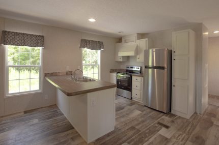 8673 N Hwy 17 McClellanville Home for Rent kitchen