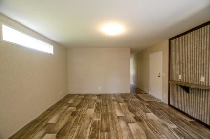 8673 N Hwy 17 McClellanville Home for Rent living2